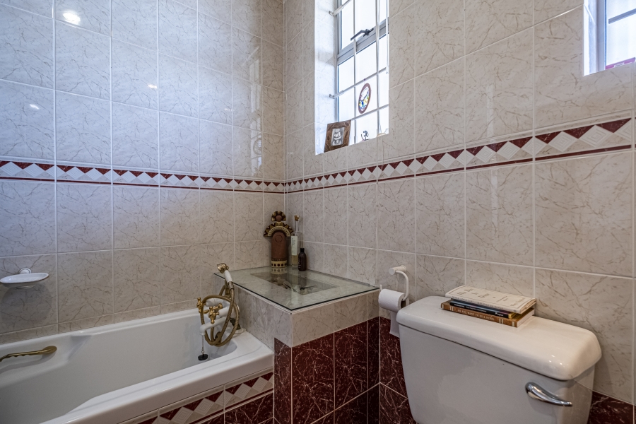 To Let 2 Bedroom Property for Rent in Summerstrand Eastern Cape